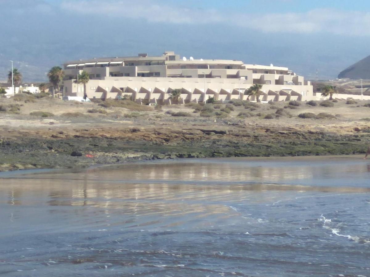 Luminoso adosado frente al mar El Médano Exterior foto